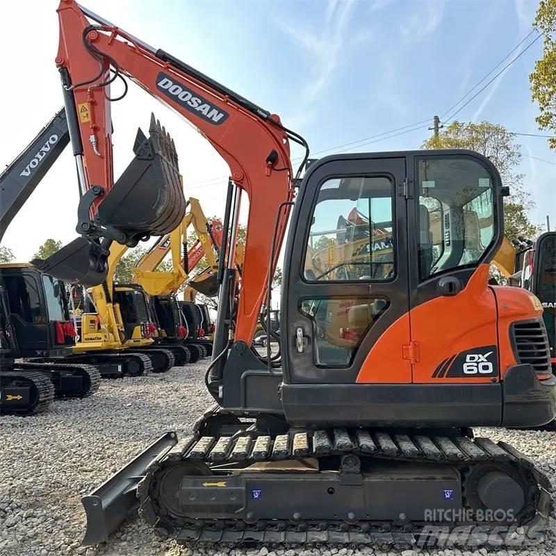 Doosan DX 60 Гусеничні екскаватори