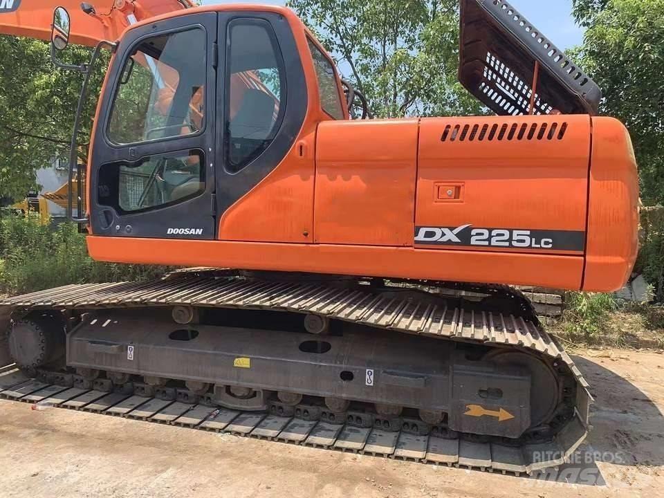 Doosan dx225 Гусеничні екскаватори