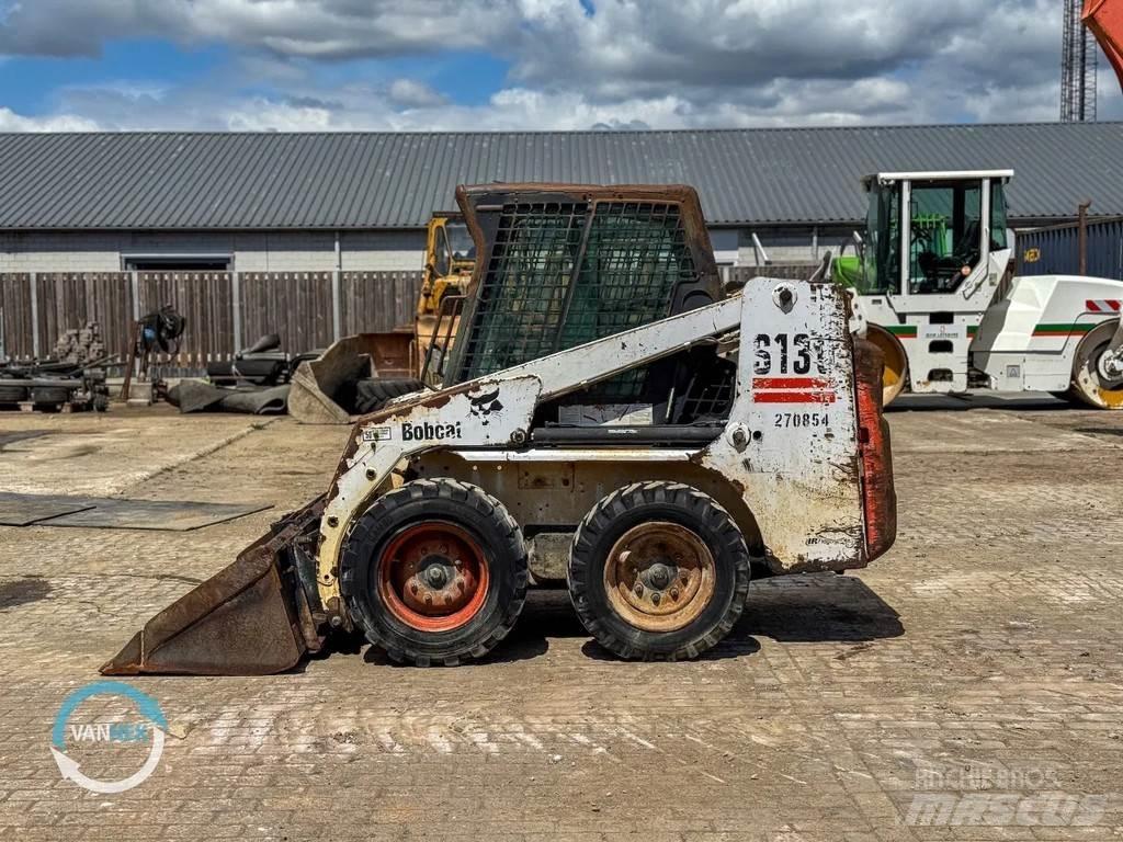 Bobcat S130 Міні-навантажувачі