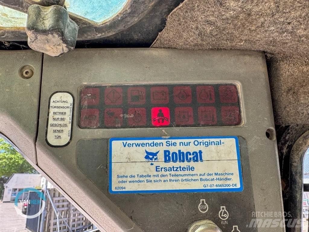 Bobcat S130 Міні-навантажувачі