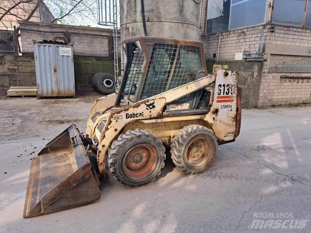 Bobcat S130 Міні-навантажувачі