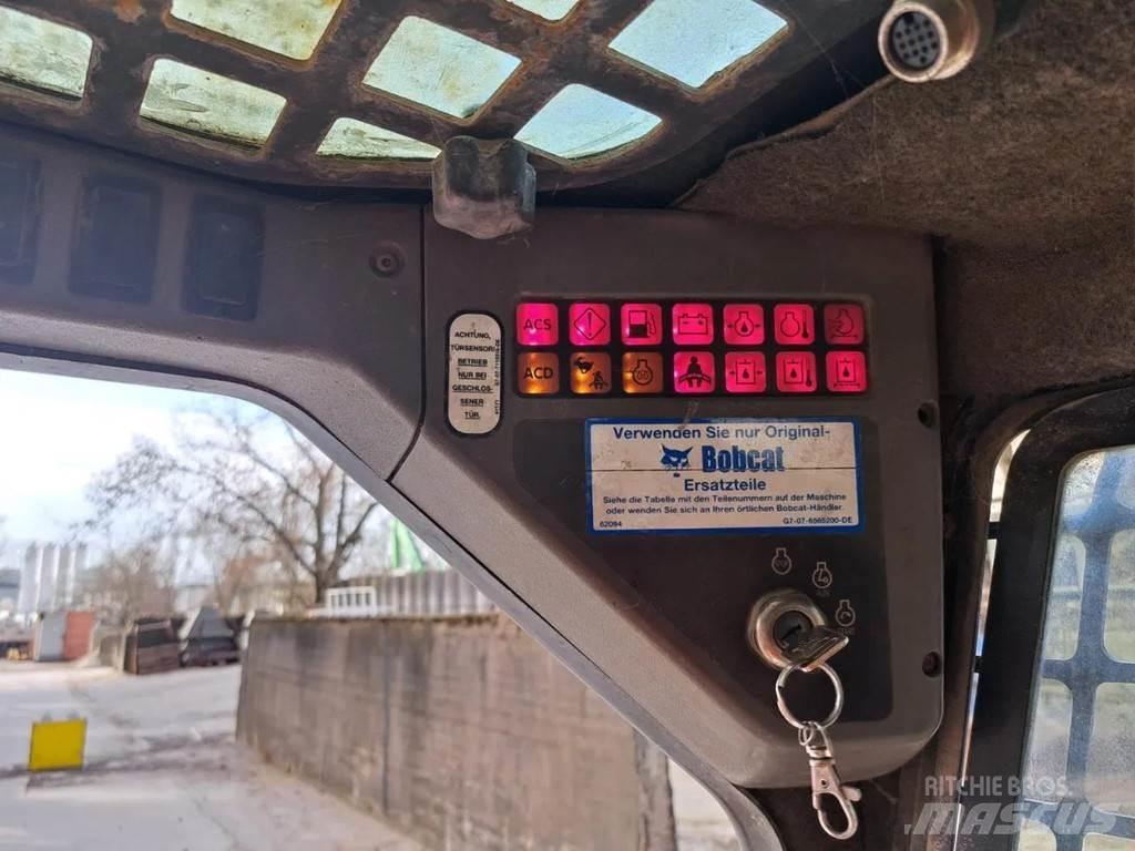 Bobcat S130 Міні-навантажувачі