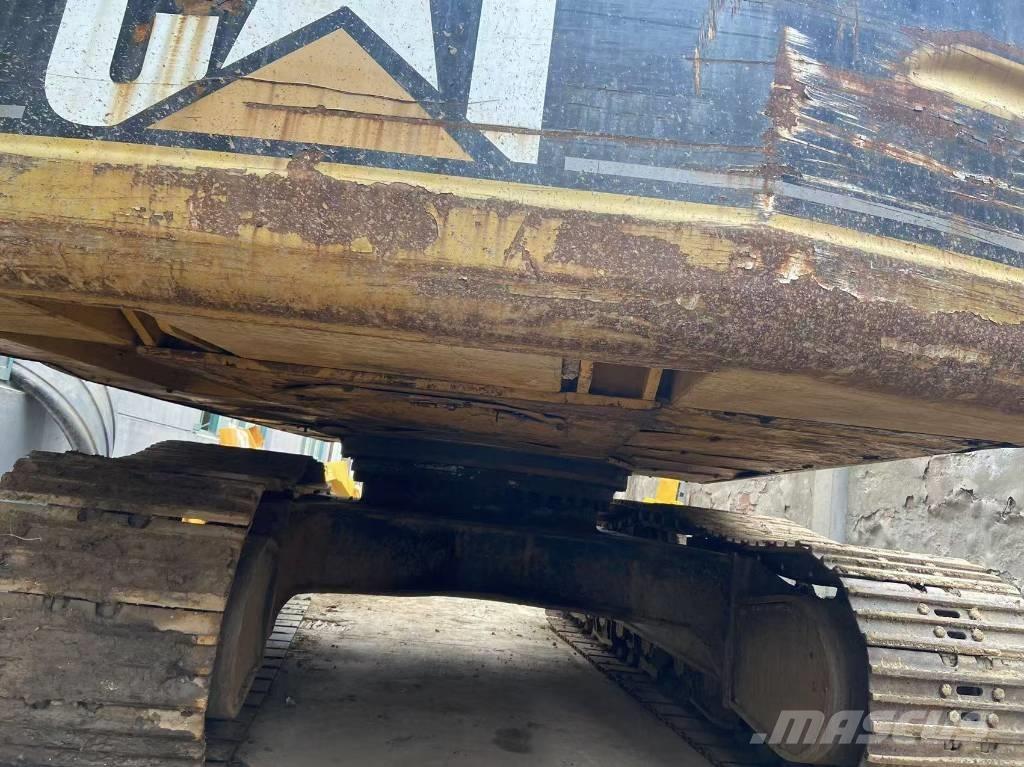 CAT 330 B L Гусеничні екскаватори
