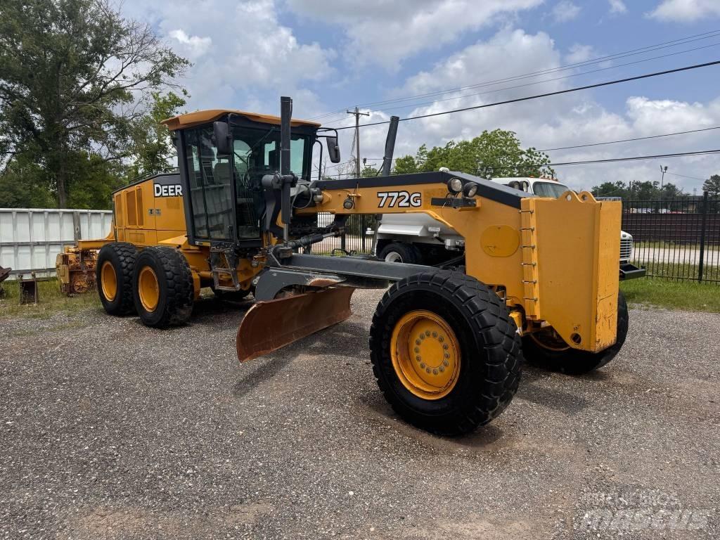 DEERE 772G Грейдери
