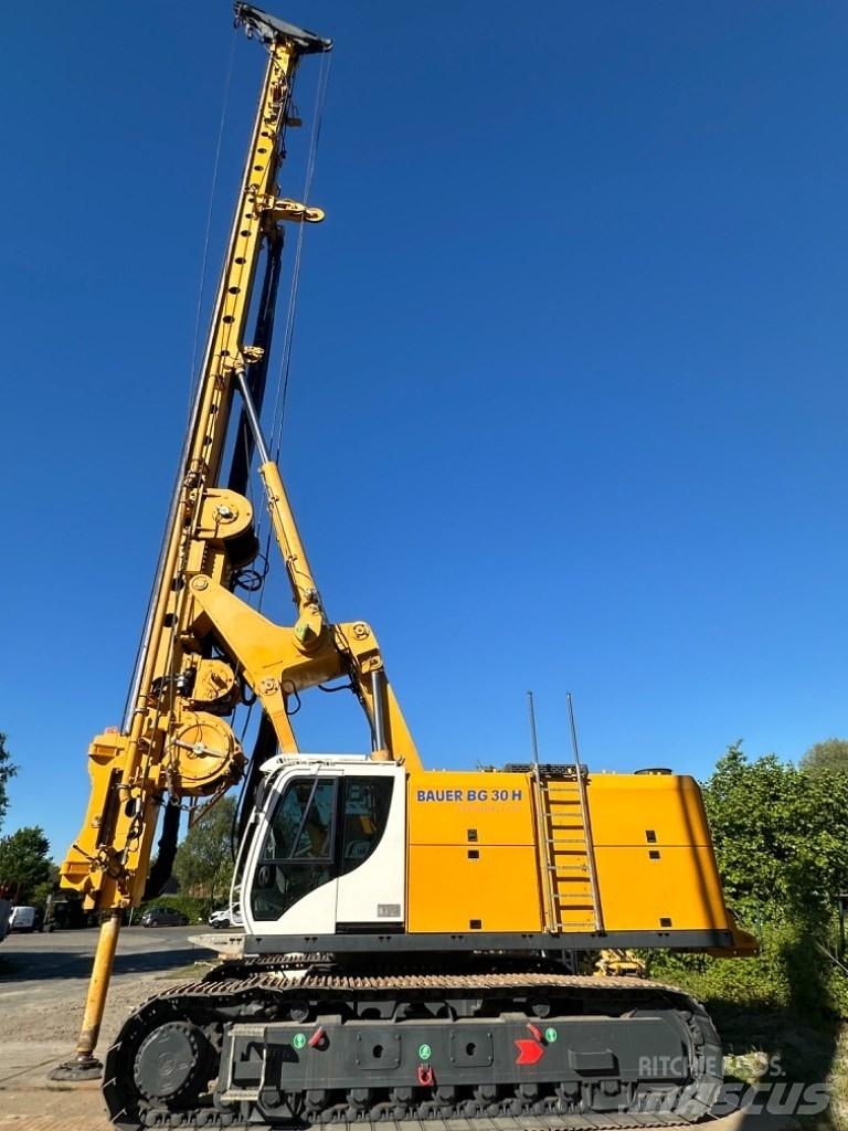 Bauer BG 30 H Стаціонарні бурові установки