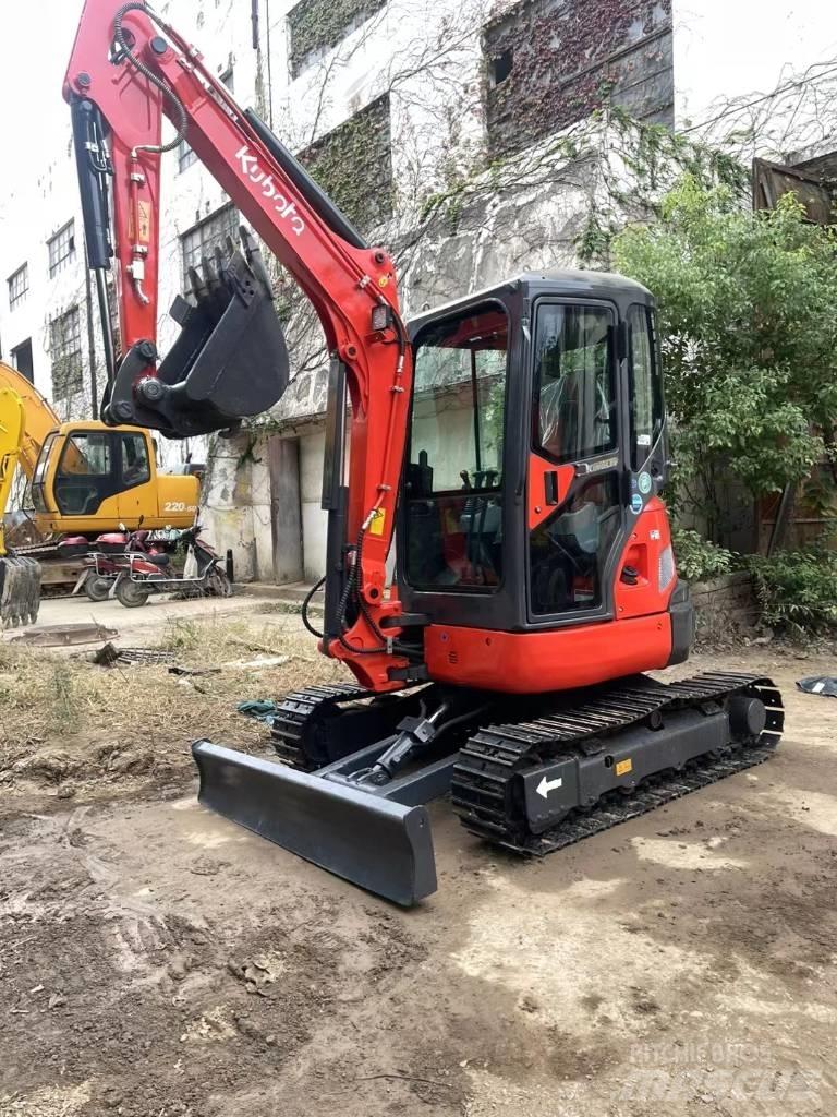 Kubota U35 Міні-екскаватори < 7т