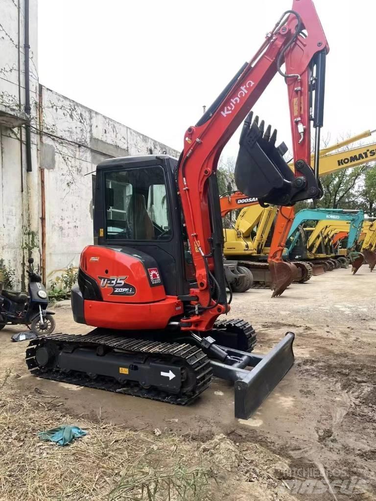 Kubota U35 Міні-екскаватори < 7т