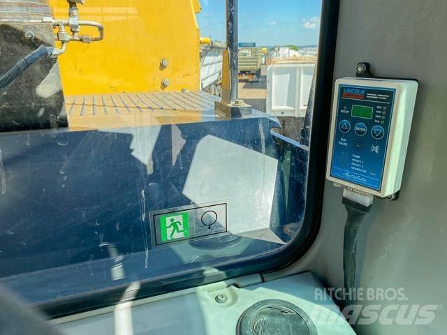 CAT 374F L Гусеничні екскаватори