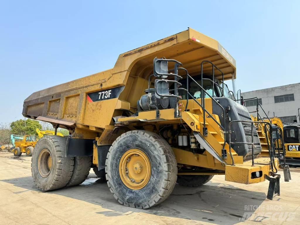 CAT 773 F Кар`єрні самоскиди