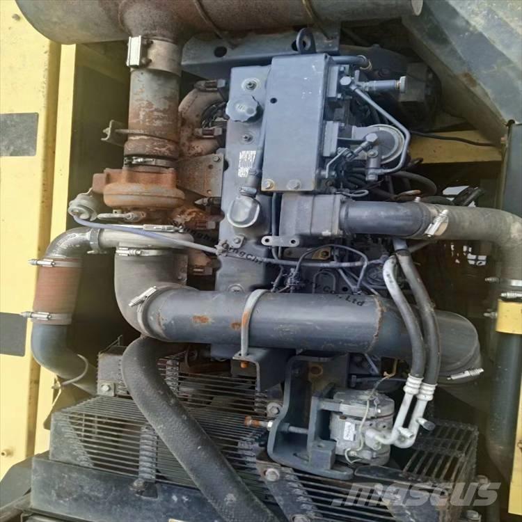 Komatsu 300 Гусеничні екскаватори