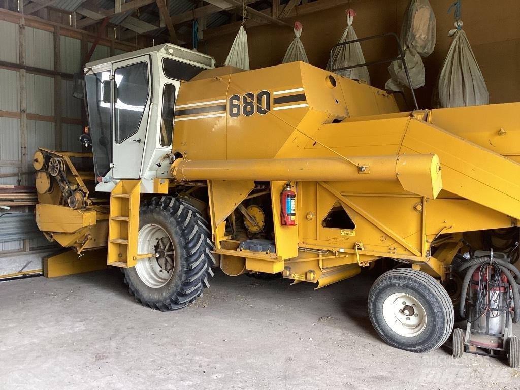 Sampo 680 Зернозбиральні комбайни