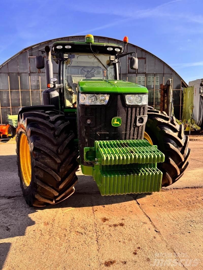 John Deere 8320 R Трактори