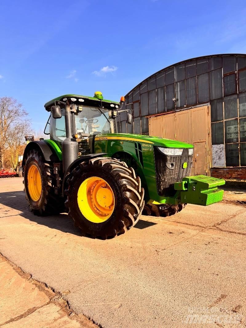 John Deere 8320 R Трактори
