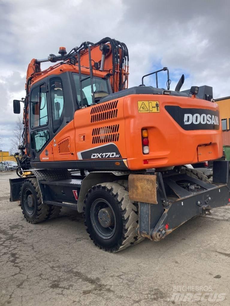 Doosan DX 170 W Колісні екскаватори