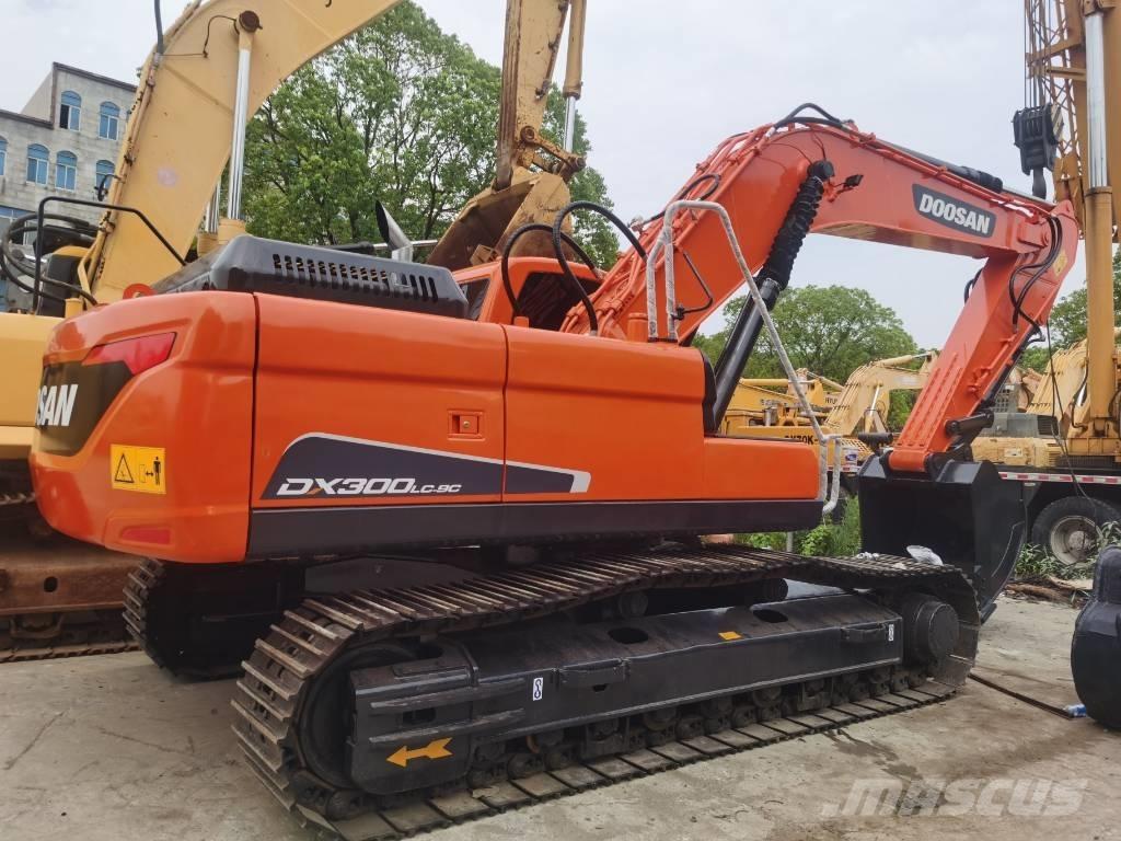 Doosan DX 300 LC Гусеничні екскаватори