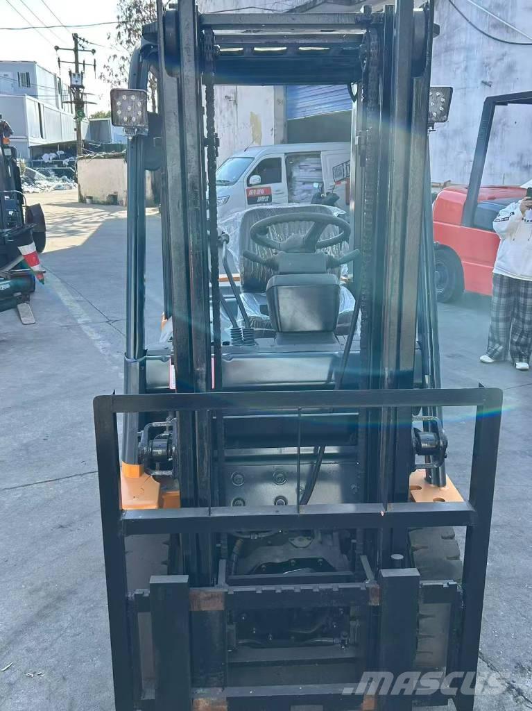 Toyota 1.5t Дизельні навантажувачі