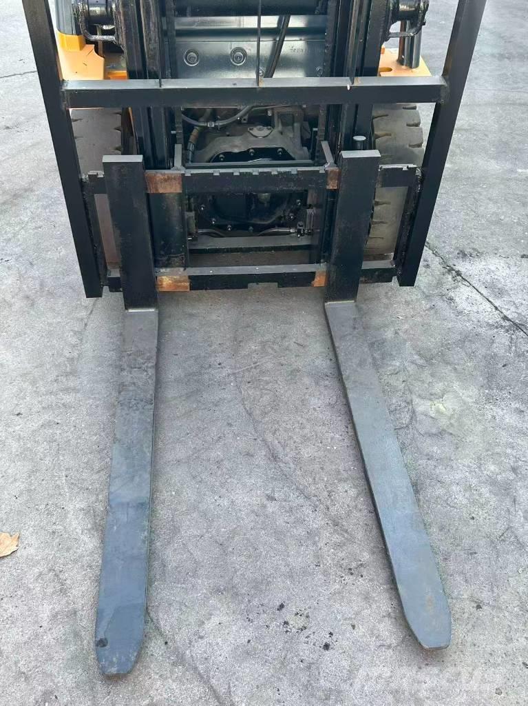 Toyota 1.5t Дизельні навантажувачі