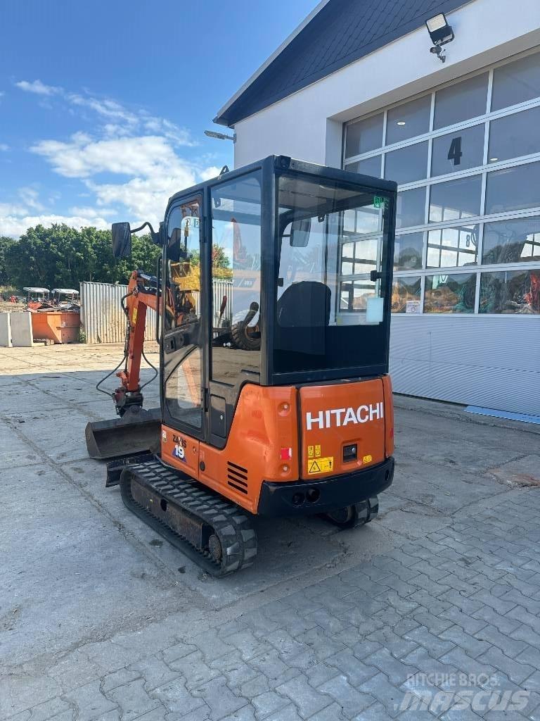 Hitachi ZX 19-6 Міні-екскаватори < 7т