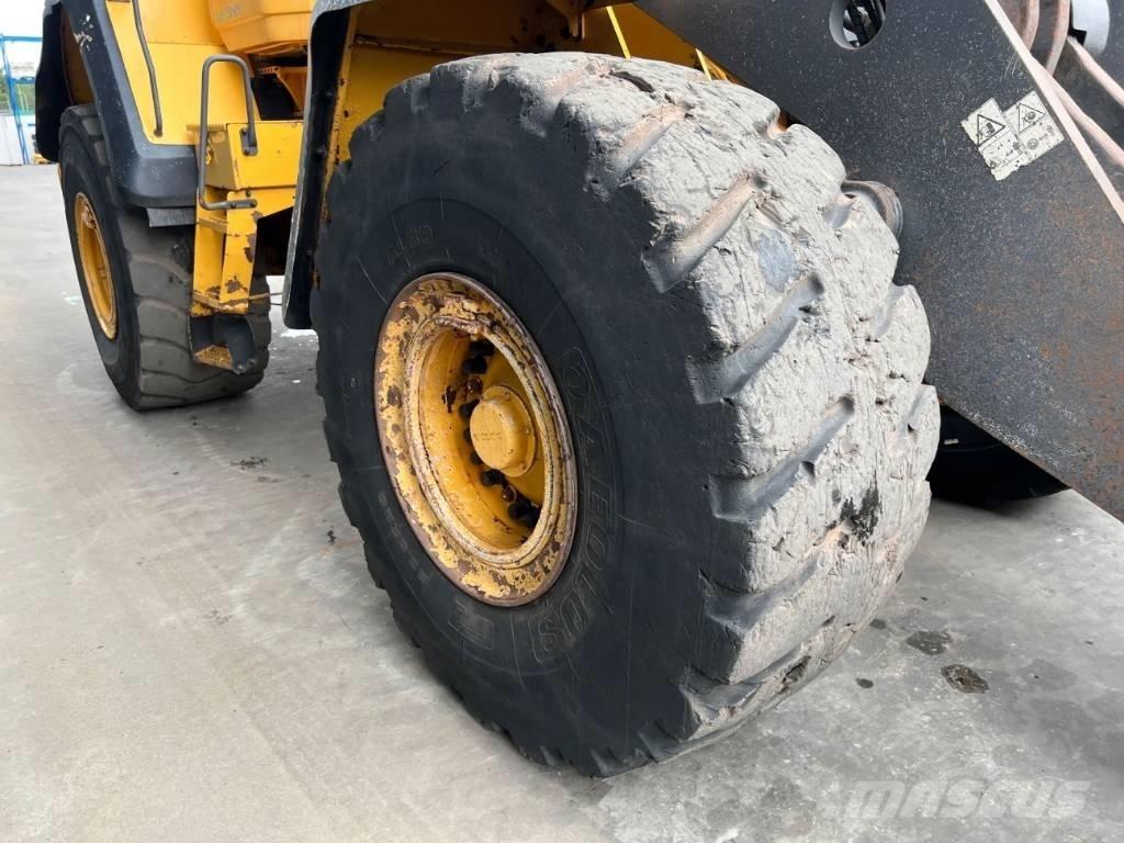 Volvo L180G Фронтальні навантажувачі