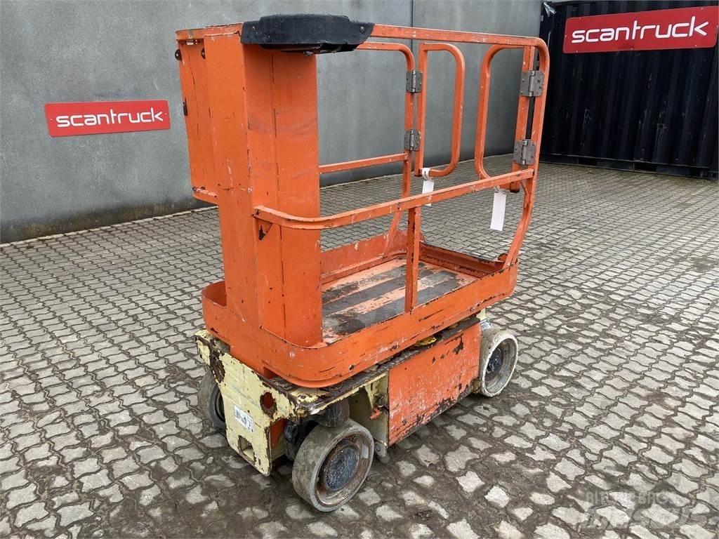 JLG 1230ES Вертикальні щоглові підйомники