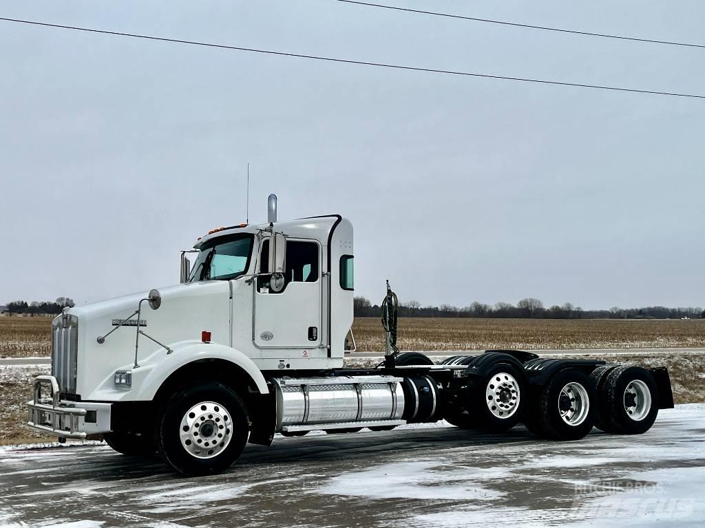 Kenworth T 800 Тягачі
