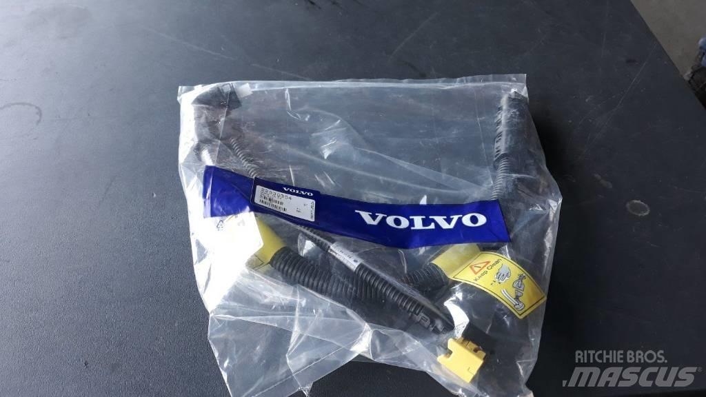 Volvo HOSE 22330354 Транспорт - Інші