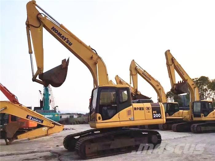Komatsu PC 200-7 Гусеничні екскаватори
