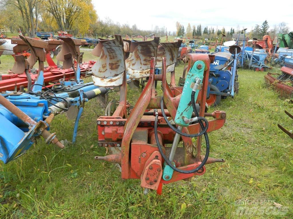 Kverneland 3 Реверсивні плуги
