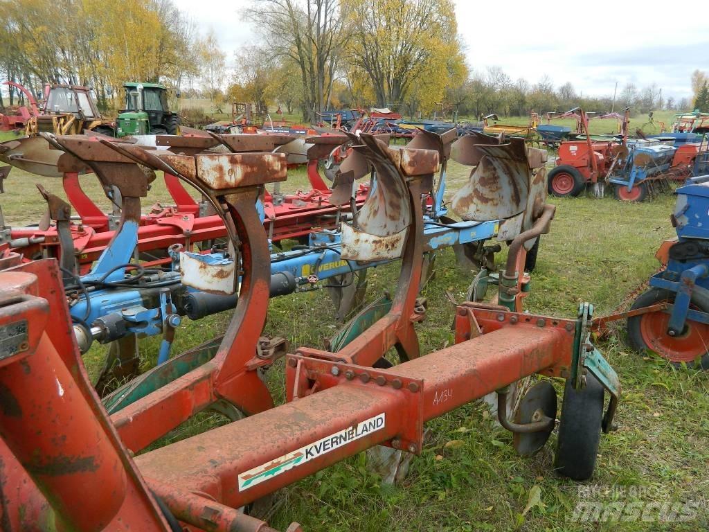 Kverneland 3 Реверсивні плуги