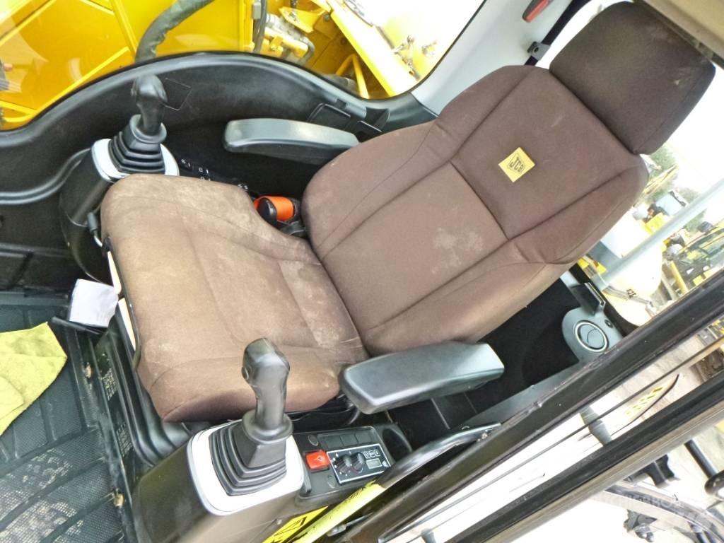 JCB JS 130 LC Гусеничні екскаватори