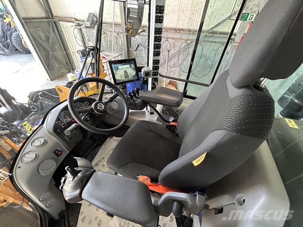 Volvo L120H Фронтальні навантажувачі