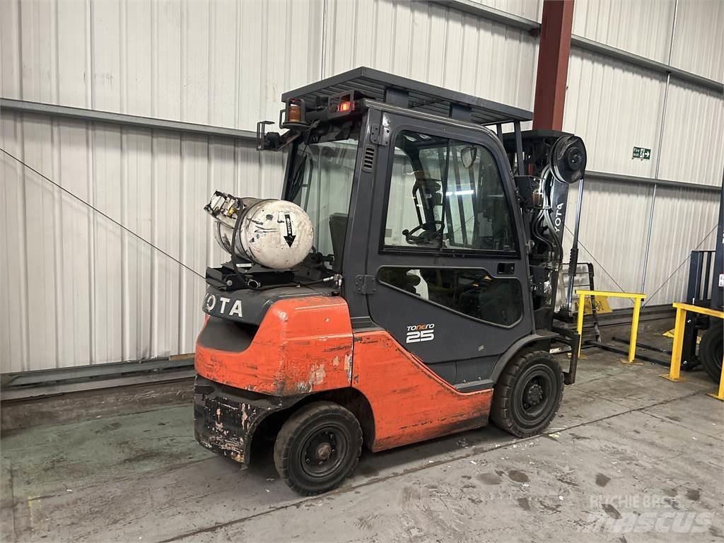 Toyota 02-8FGF25 Газові навантажувачі