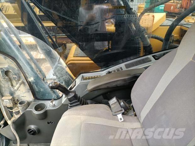 Hyundai 220LC Гусеничні екскаватори
