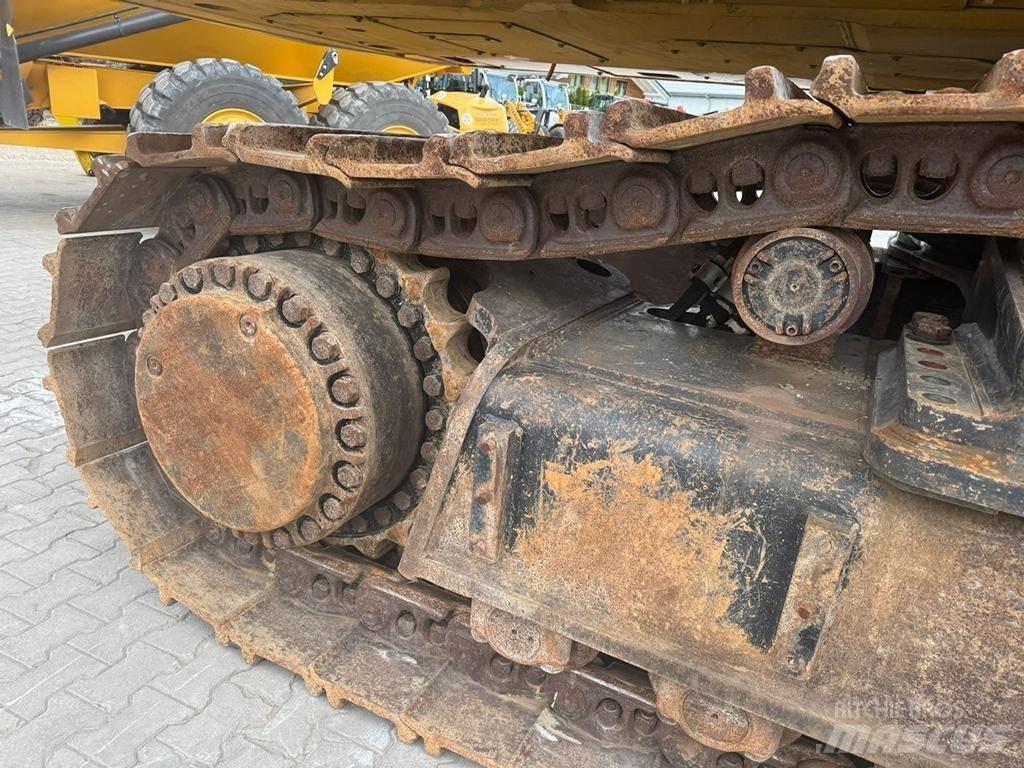 CAT 390 F L ME Гусеничні екскаватори