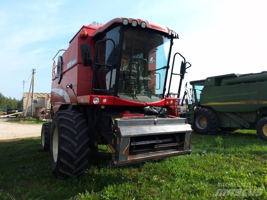 Laverda 255 Зернозбиральні комбайни