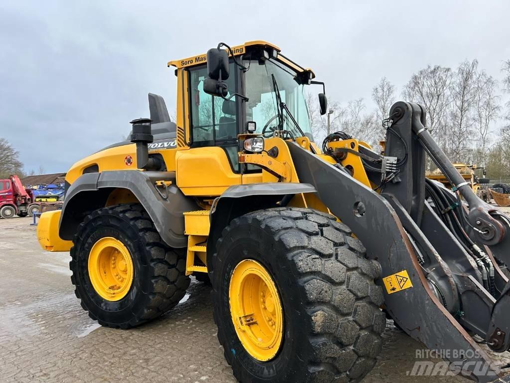 Volvo L 120 H Фронтальні навантажувачі