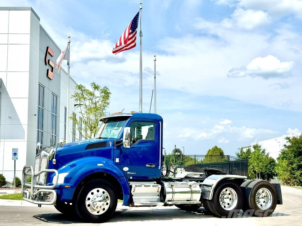 Kenworth T 880 Тягачі