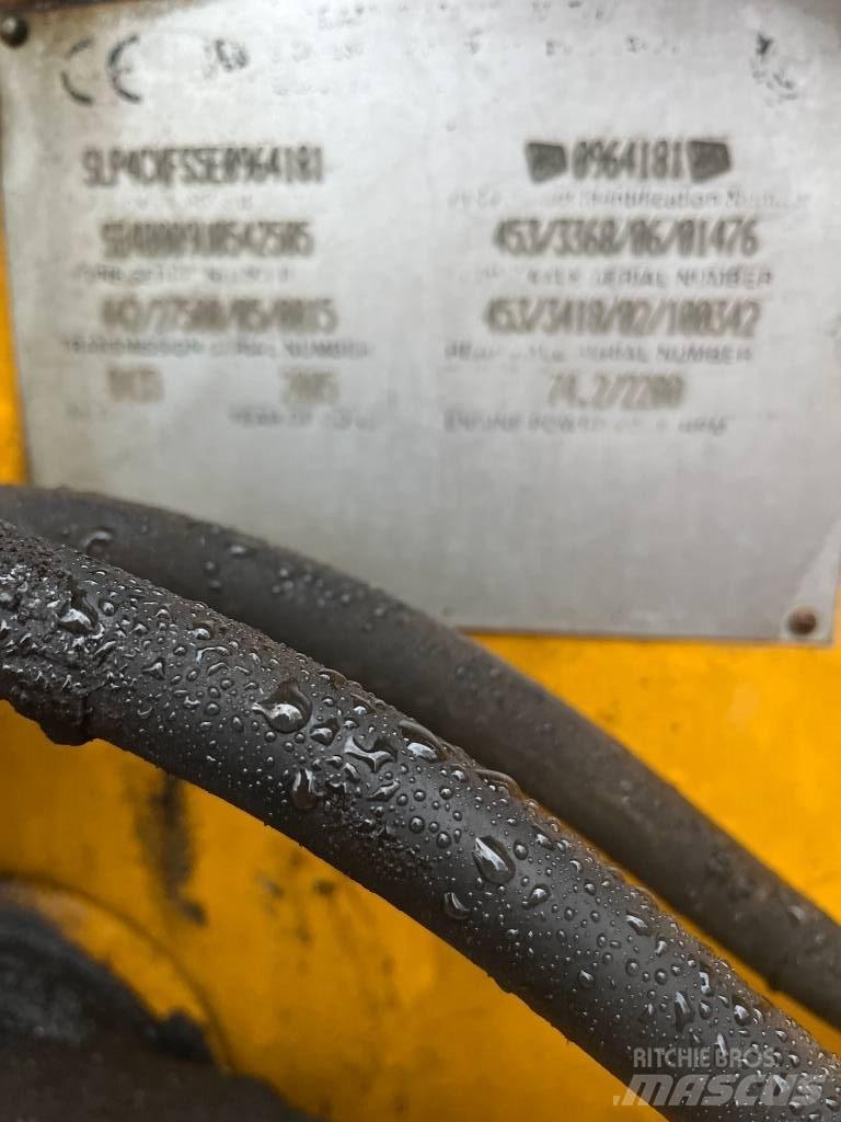 JCB 4 X Фронтальні навантажувачі