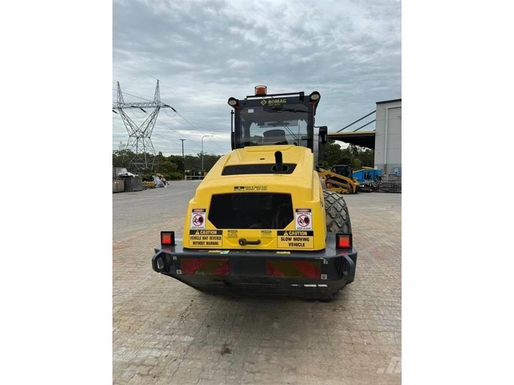 BMW 213D Грунтові котки