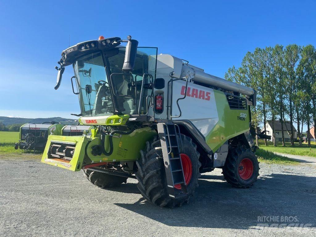 CLAAS Trion Зернозбиральні комбайни