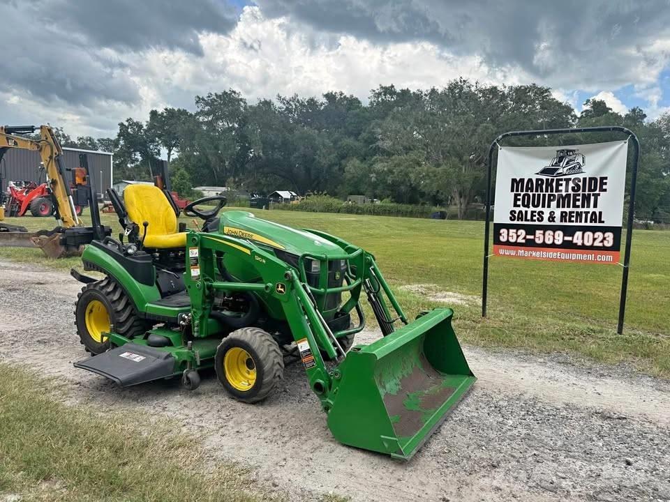 John Deere 1025 R Трактори