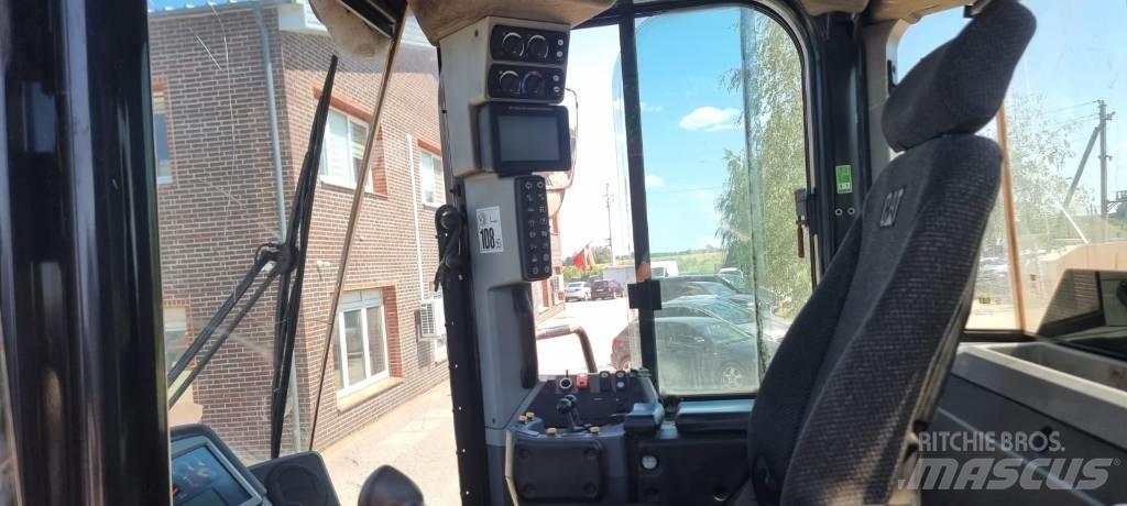 CAT 972 M Фронтальні навантажувачі