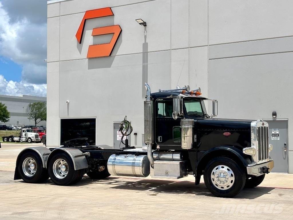 Peterbilt 388 Тягачі