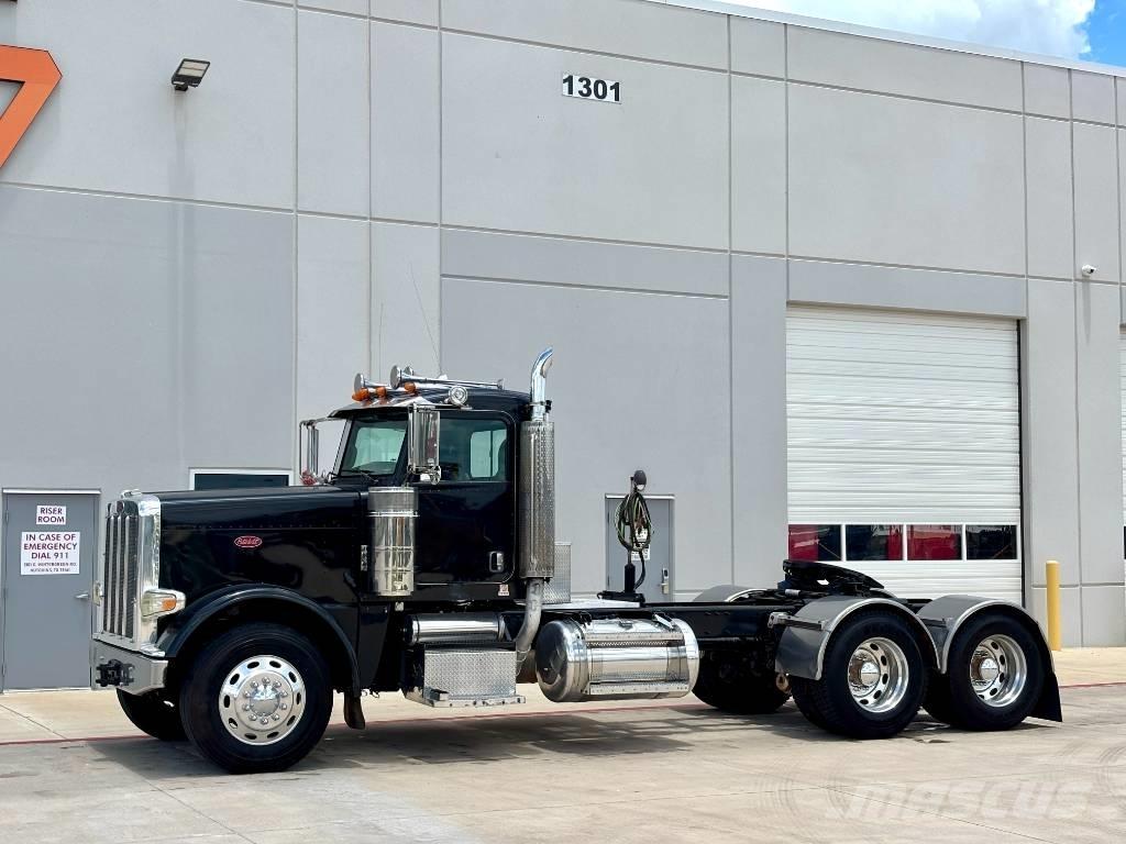 Peterbilt 388 Тягачі