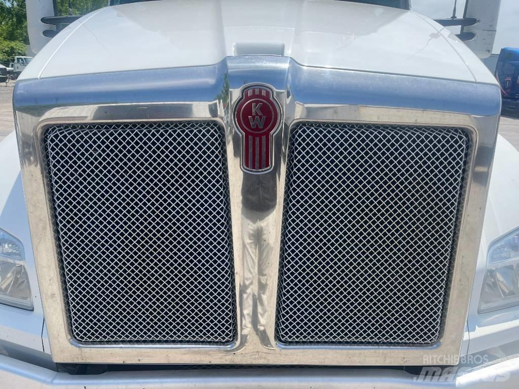 Kenworth T 880 Тягачі