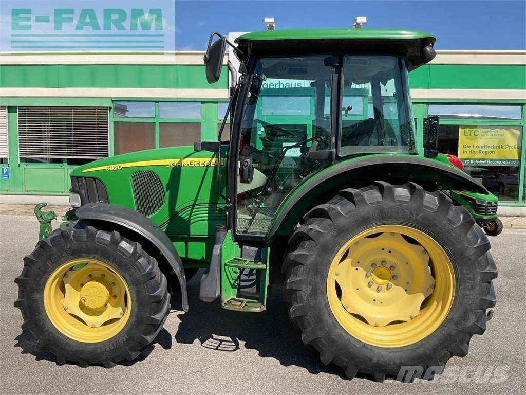 John Deere 5820 Трактори