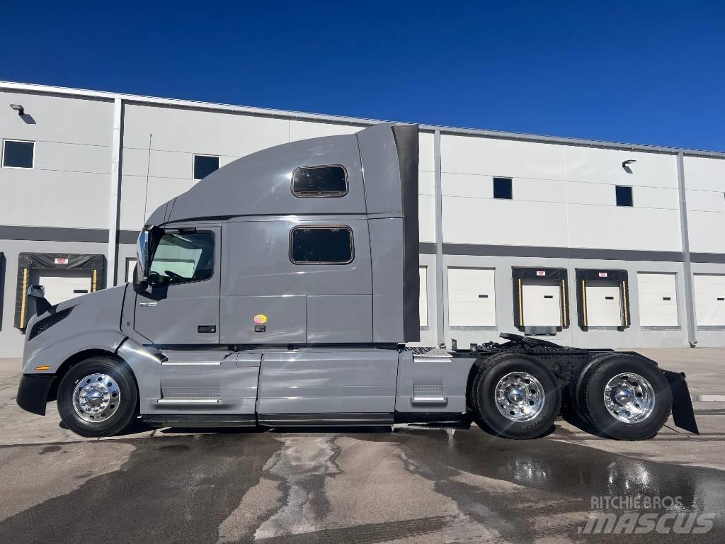 Volvo VNL860 Тягачі