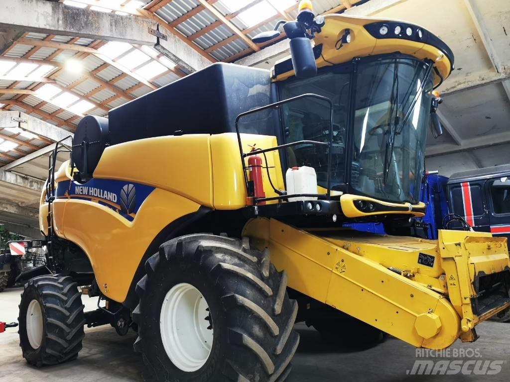 New Holland CX 8.90 Зернозбиральні комбайни