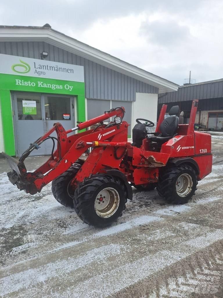Weidemann 1360 Багатофункціональне обладнання для вантажних і землекопальних робіт