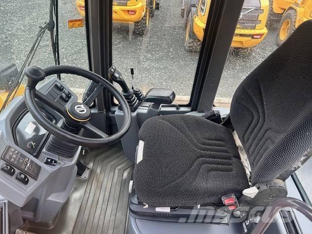 Volvo L 30 G Фронтальні навантажувачі